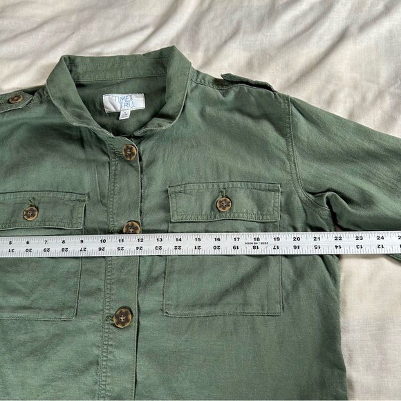 Time and Tru Women’s Sz S linen/viscose boxy military epaulet light jacket - Picture 6 of 8